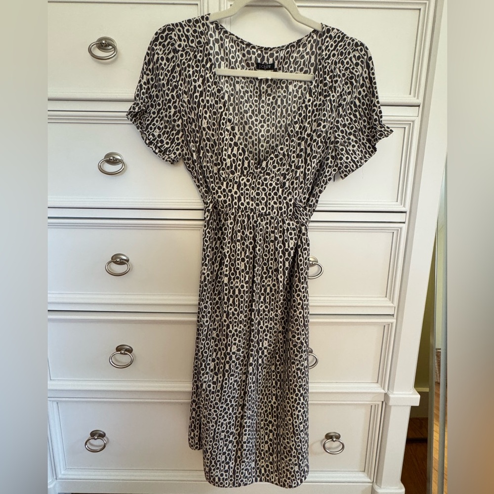 J. Crew dress. 100% silk. Beautiful, gray and cream color. Tie back. V-neck.